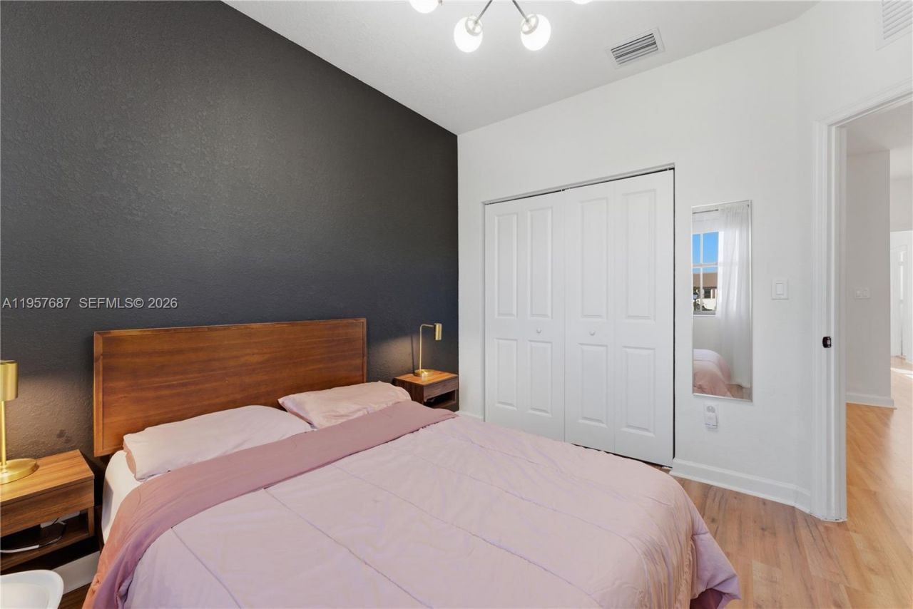 11456 W 33rd Way, Hialeah, FL 33018 Photo