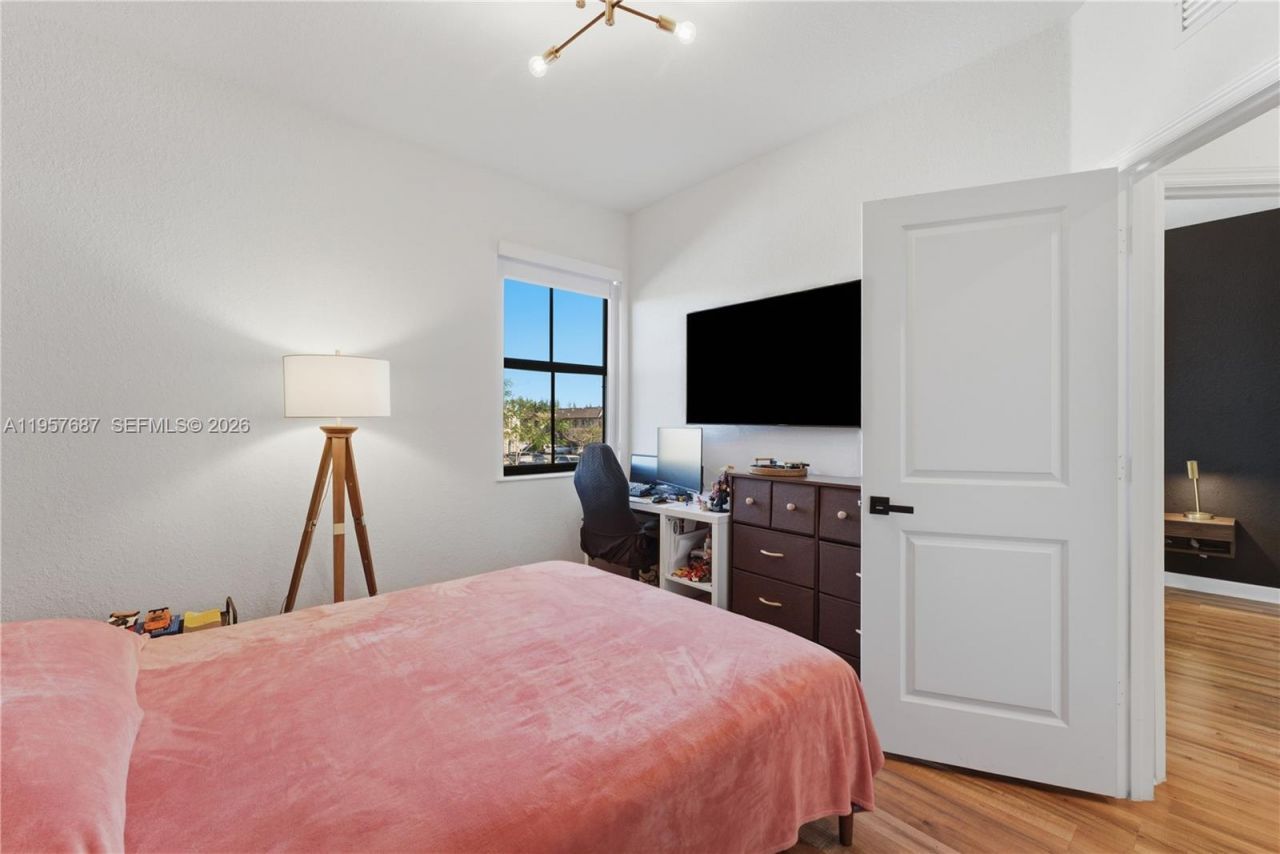 11456 W 33rd Way, Hialeah, FL 33018 Photo