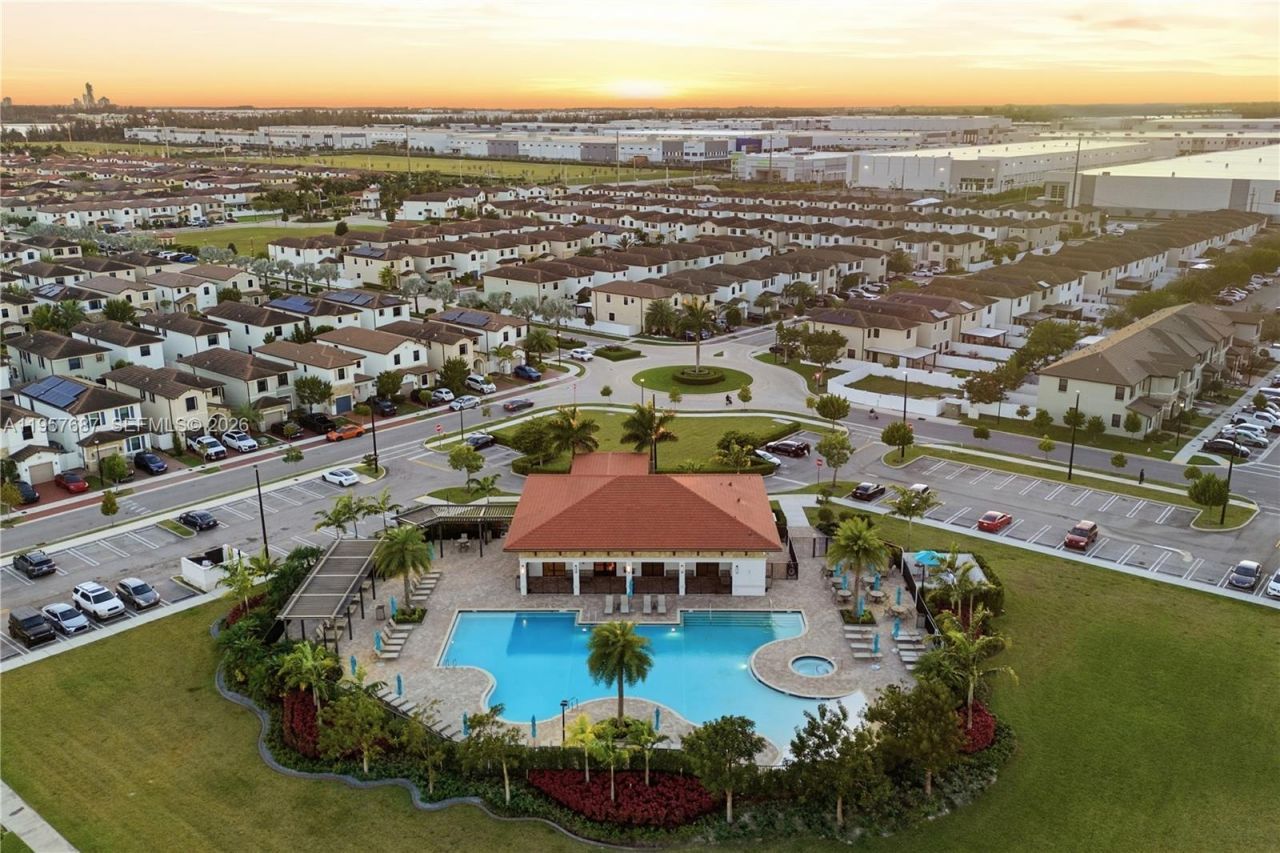 11456 W 33rd Way, Hialeah, FL 33018 Photo