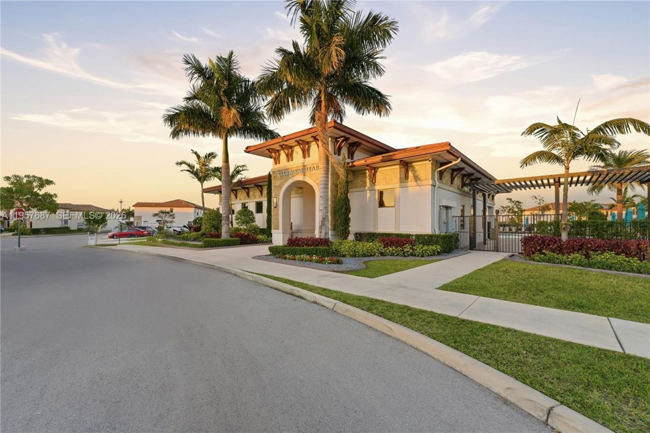 11456 W 33rd Way, Hialeah, FL 33018 Photo