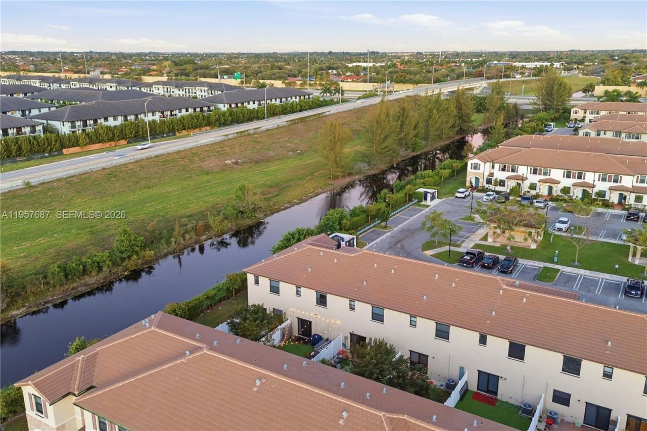 11456 W 33rd Way, Hialeah, FL 33018 Photo