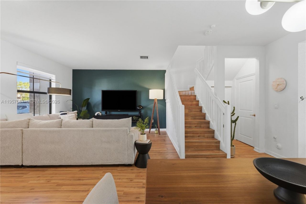 11456 W 33rd Way, Hialeah, FL 33018 Photo