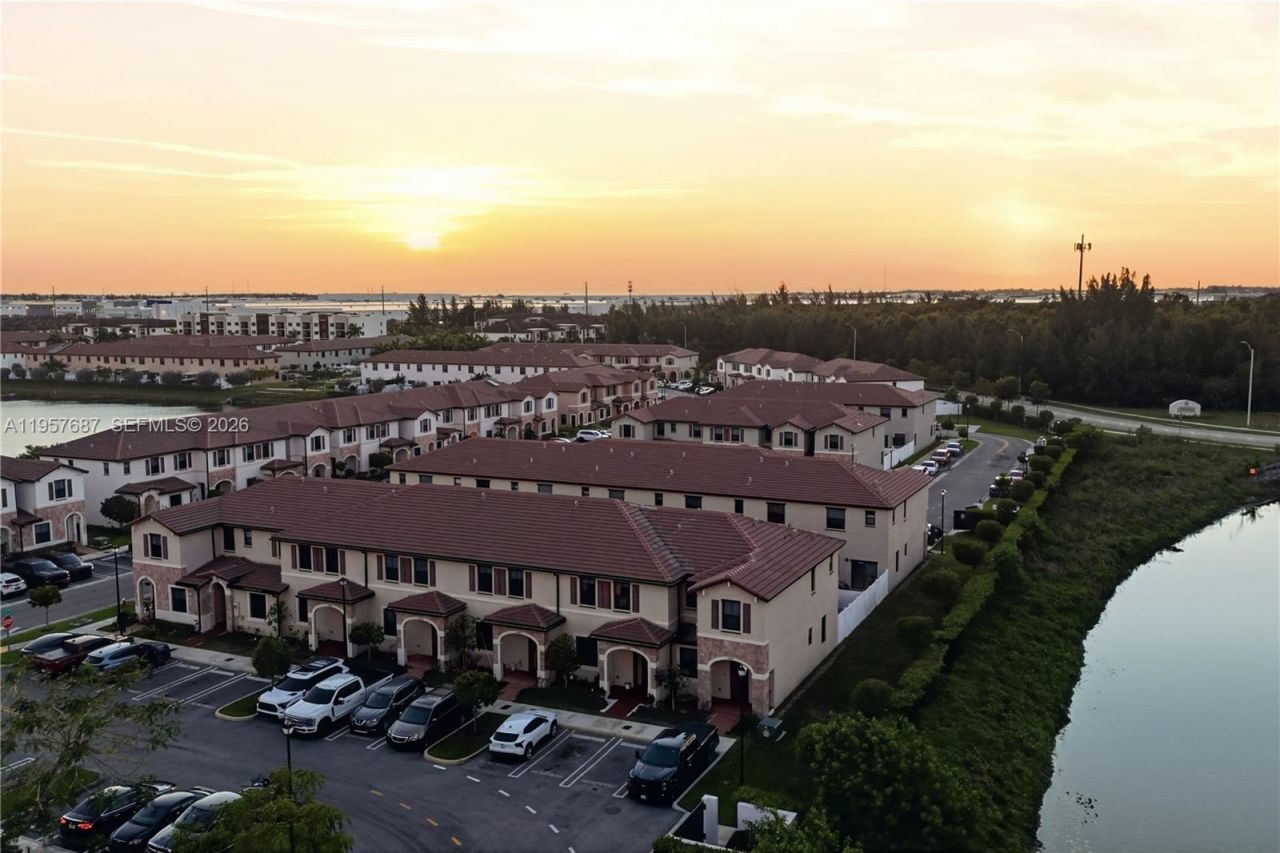 11456 W 33rd Way, Hialeah, FL 33018 Photo