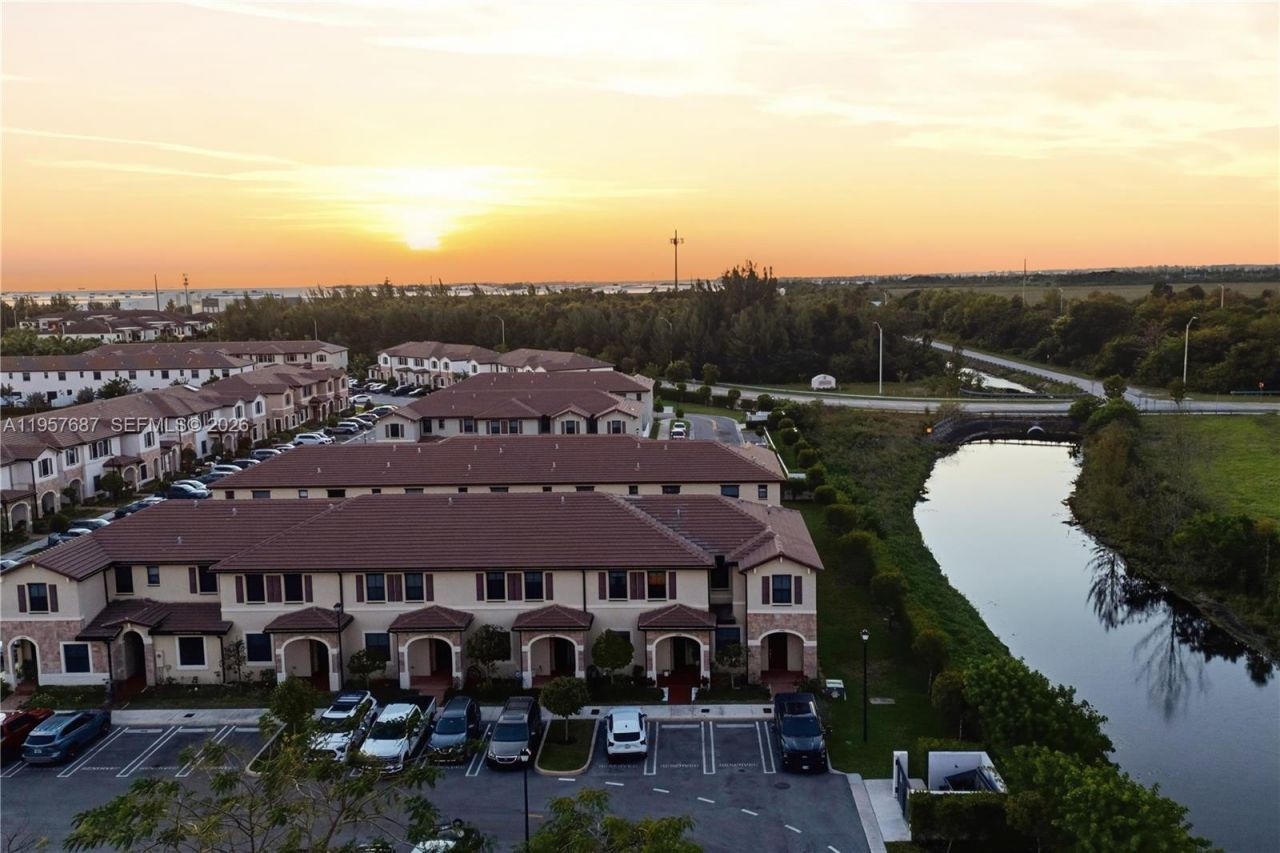 11456 W 33rd Way, Hialeah, FL 33018 Photo