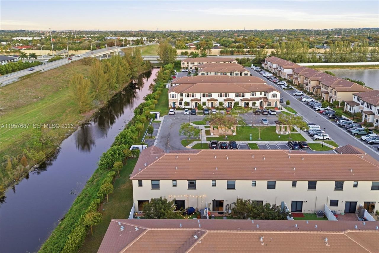 11456 W 33rd Way, Hialeah, FL 33018 Photo