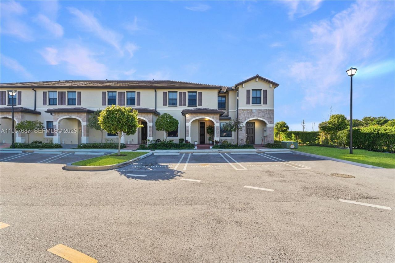 11456 W 33rd Way, Hialeah, FL 33018 Photo