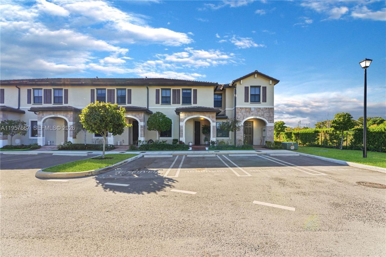 11456 W 33rd Way, Hialeah, FL 33018 Photo