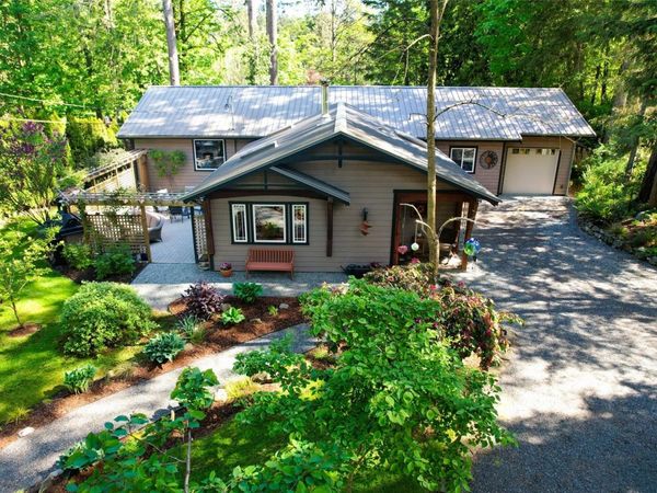1126 North Rd , Gabriola Island, BC V0R 1X3