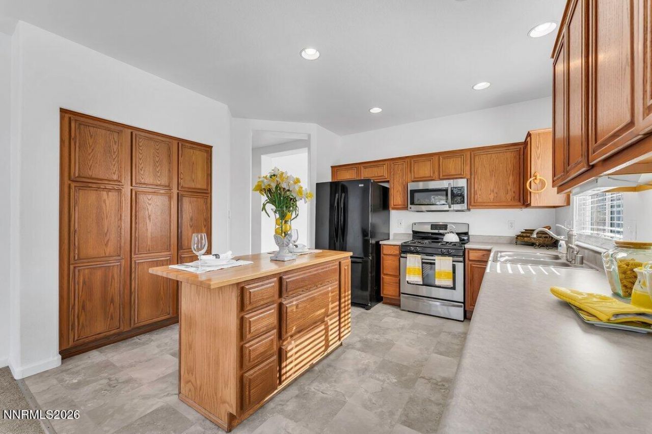 9765 Rock River Drive, Reno, NV 89506 Photo