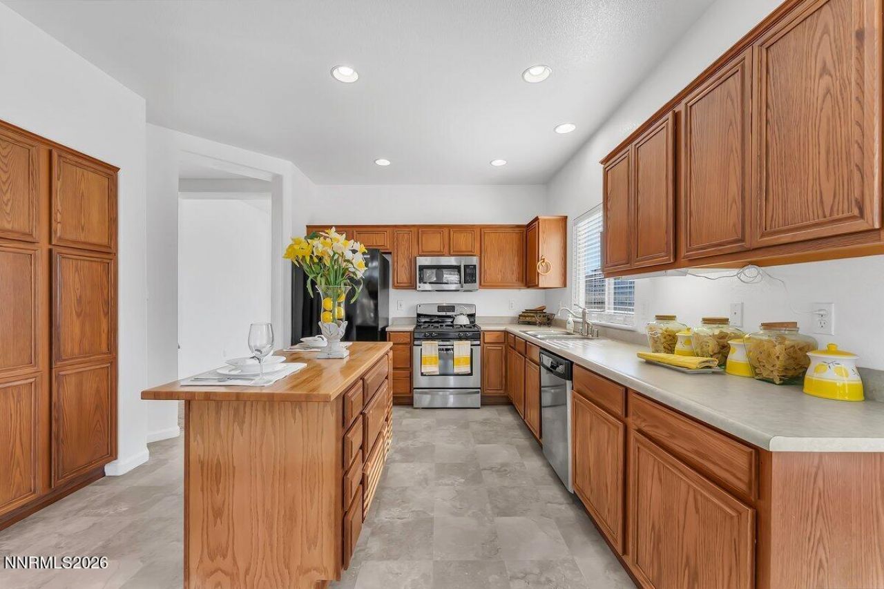 9765 Rock River Drive, Reno, NV 89506 Photo