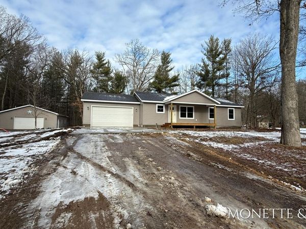 3318 E Michillinda Road, Twin Lake, MI 49457