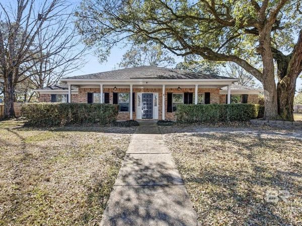 6017 Laurel Wood Court, Mobile, AL 36609