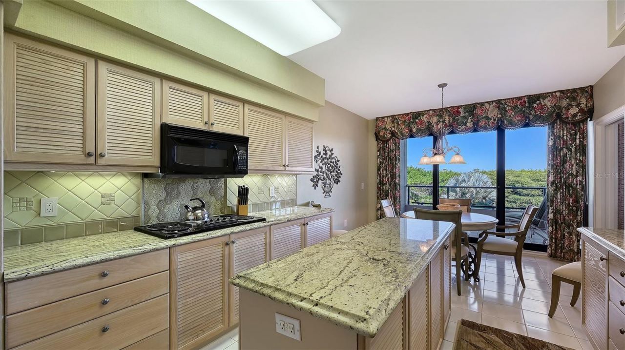 545 Sanctuary Drive, Unit B305, Longboat Key, FL 34228 Photo