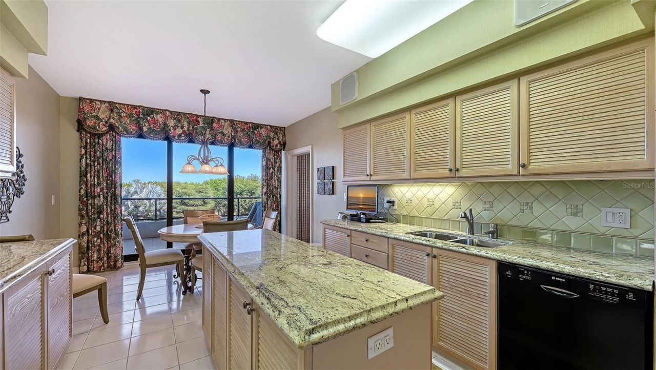 545 Sanctuary Drive, Unit B305, Longboat Key, FL 34228 Photo