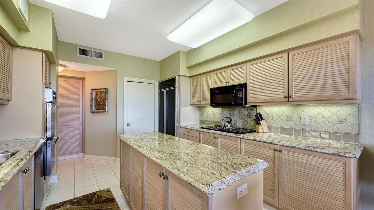 545 Sanctuary Drive, Unit B305, Longboat Key, FL 34228 Photo