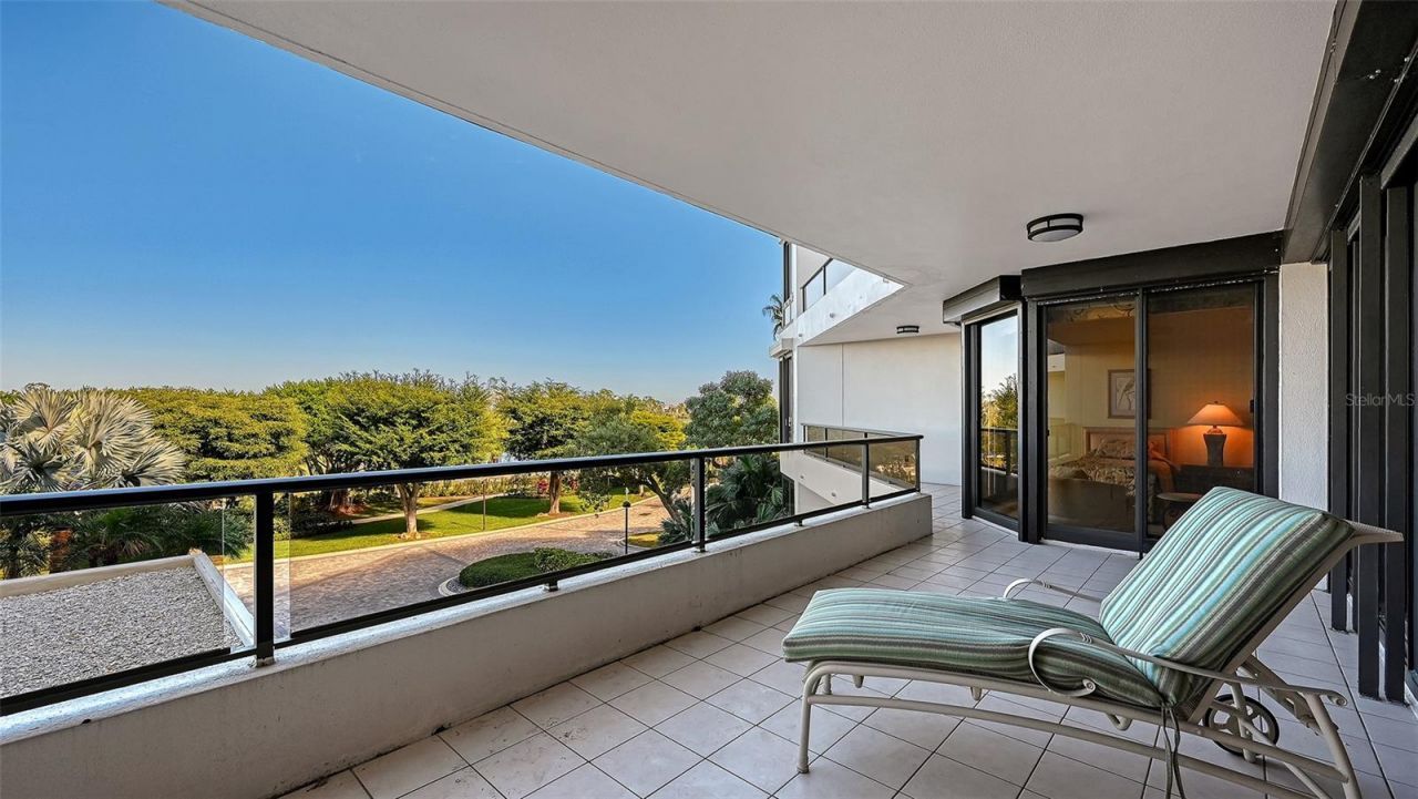 545 Sanctuary Drive, Unit B305, Longboat Key, FL 34228 Photo