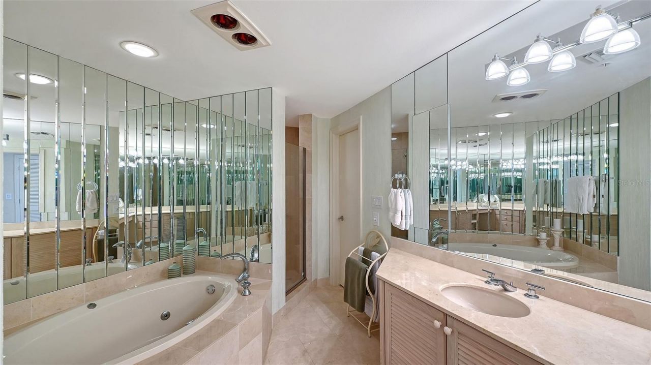545 Sanctuary Drive, Unit B305, Longboat Key, FL 34228 Photo