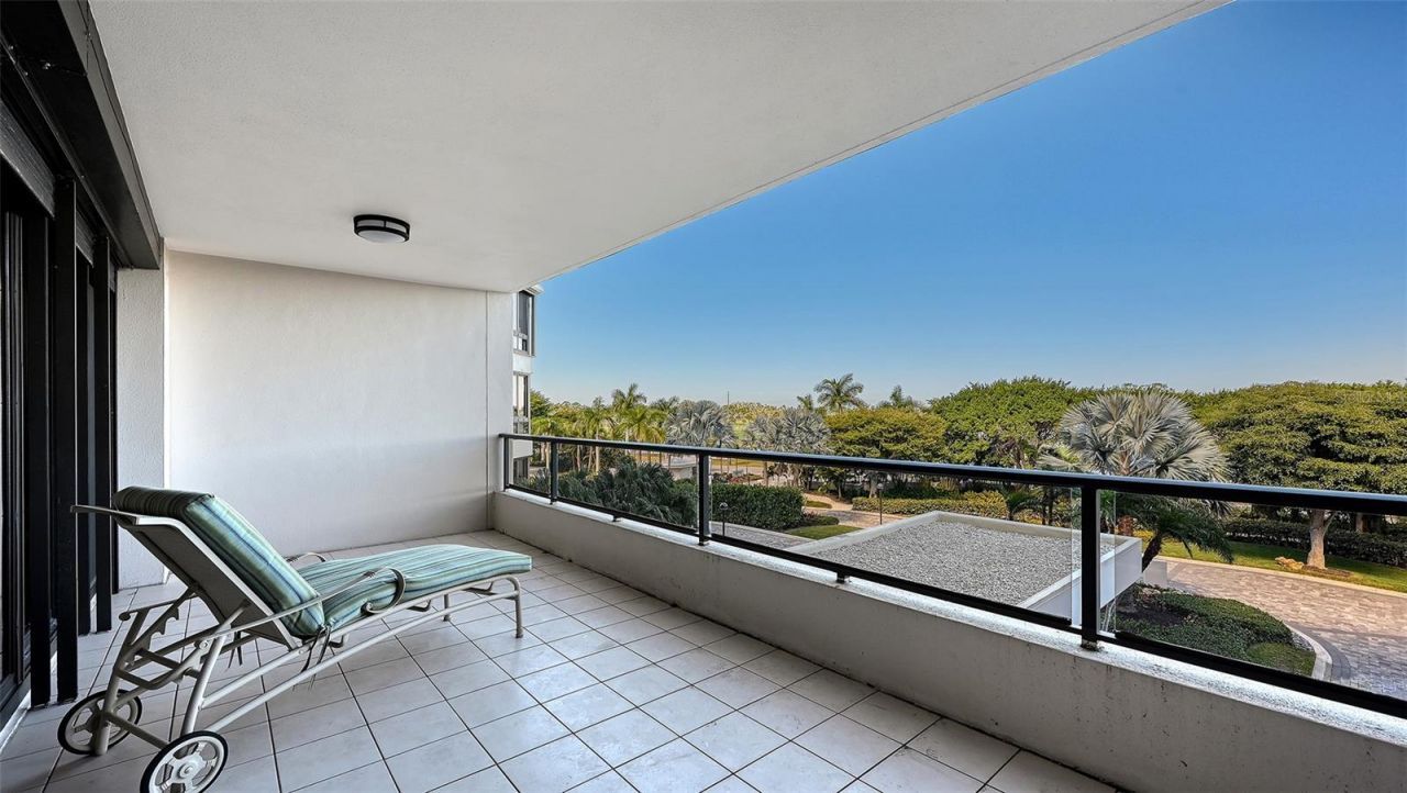 545 Sanctuary Drive, Unit B305, Longboat Key, FL 34228 Photo