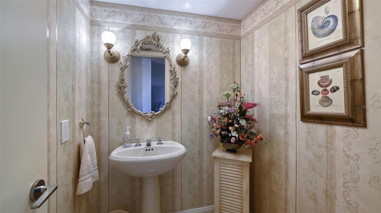 545 Sanctuary Drive, Unit B305, Longboat Key, FL 34228 Photo