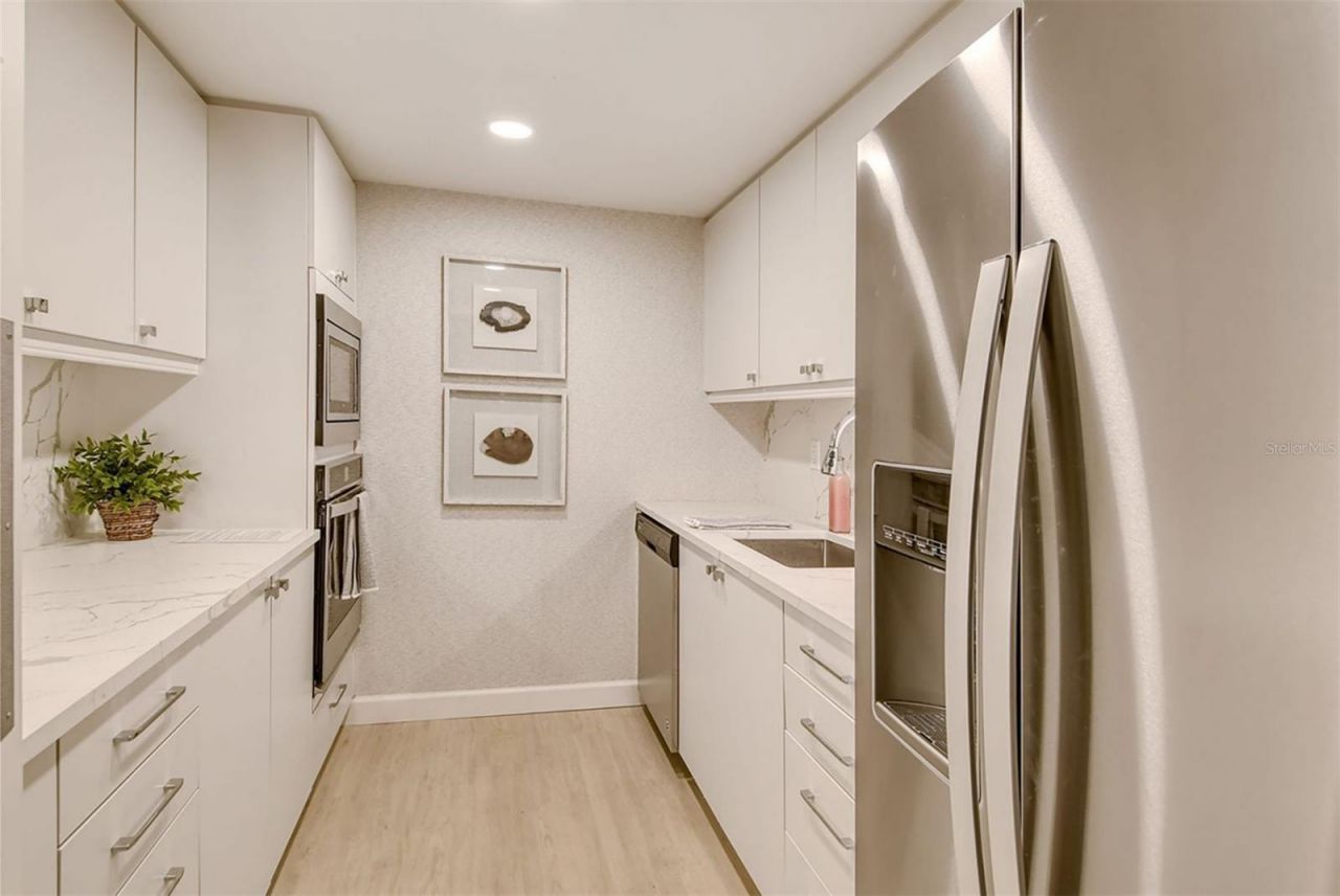 545 Sanctuary Drive, Unit B305, Longboat Key, FL 34228 Photo