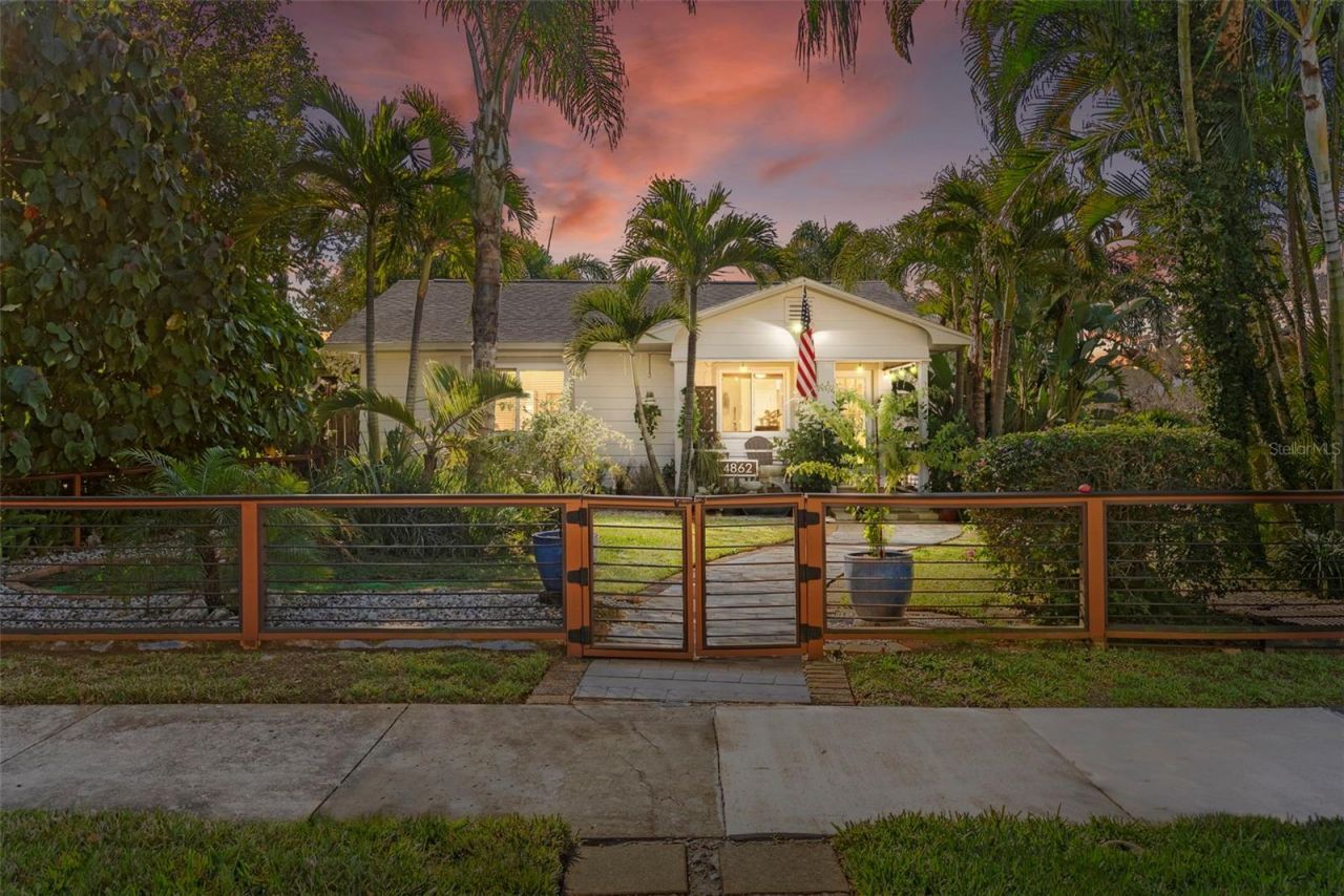 4862 Burlington Avenue N, Saint Petersburg, FL 33713 Main Photo