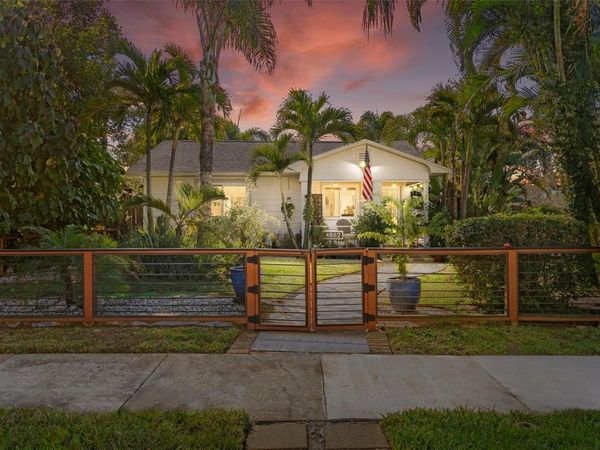 4862 BURLINGTON AVENUE N, ST PETERSBURG, FL 33713