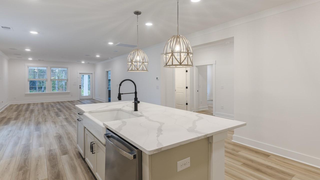 416 Cadbury Loop Photo 10