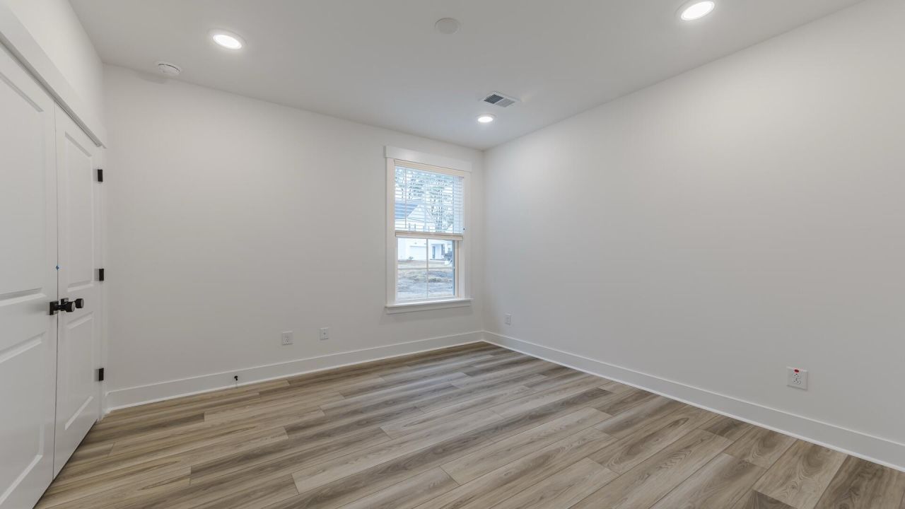 416 Cadbury Loop Photo 13