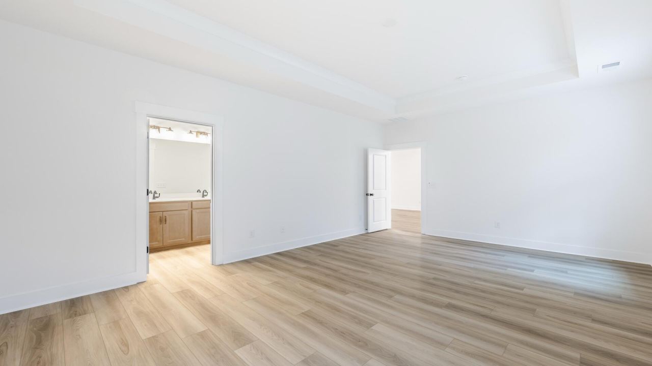 416 Cadbury Loop Photo 18