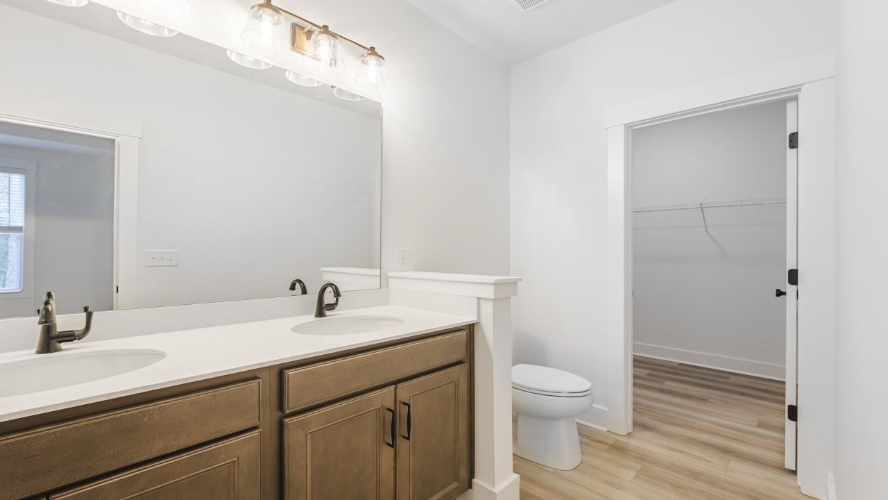 416 Cadbury Loop Photo 20