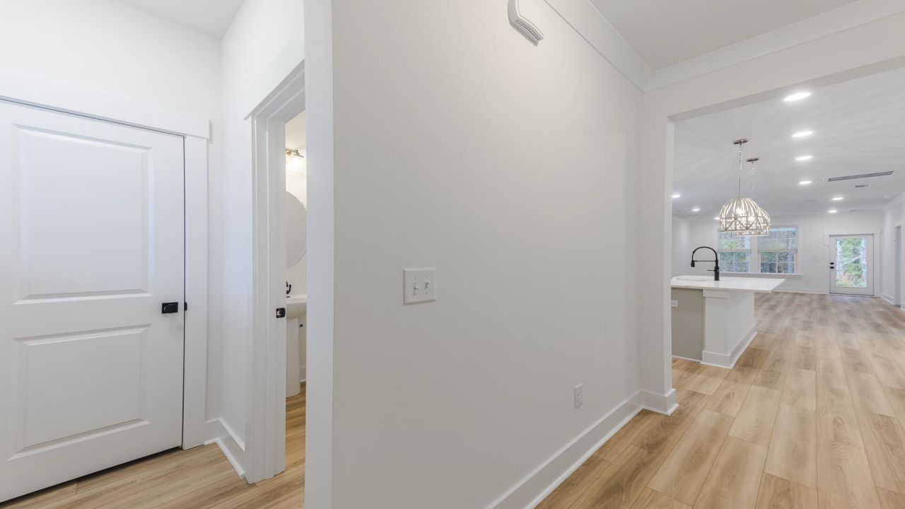 416 Cadbury Loop Photo 5