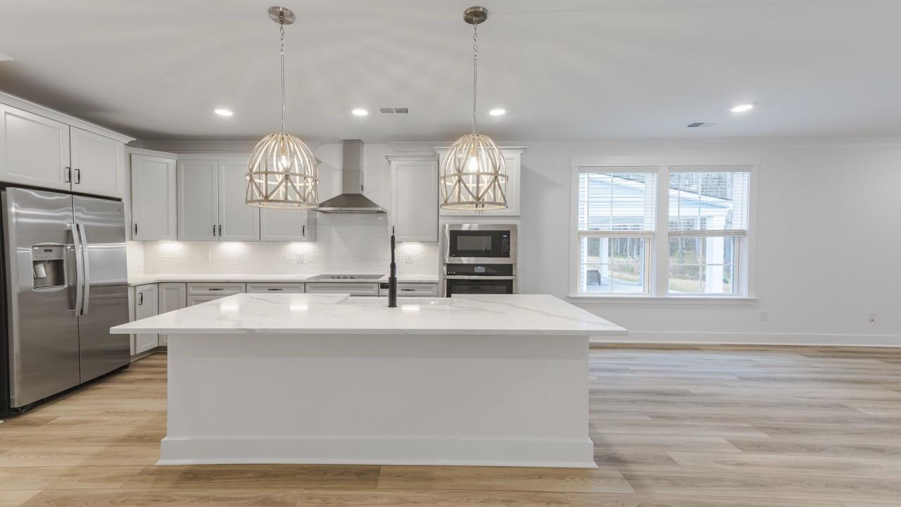 416 Cadbury Loop Photo 8