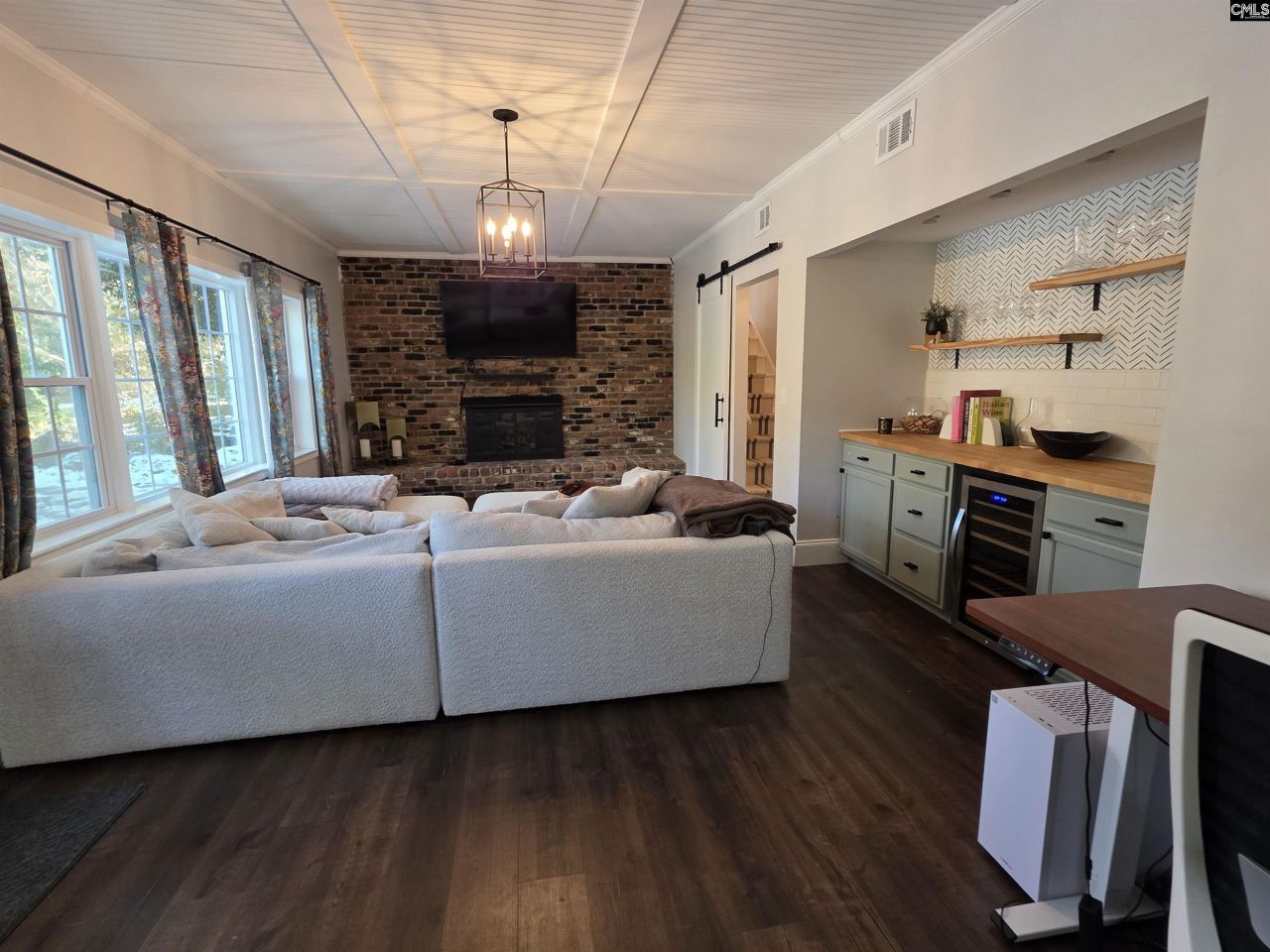 6048 Woodvine Photo 7