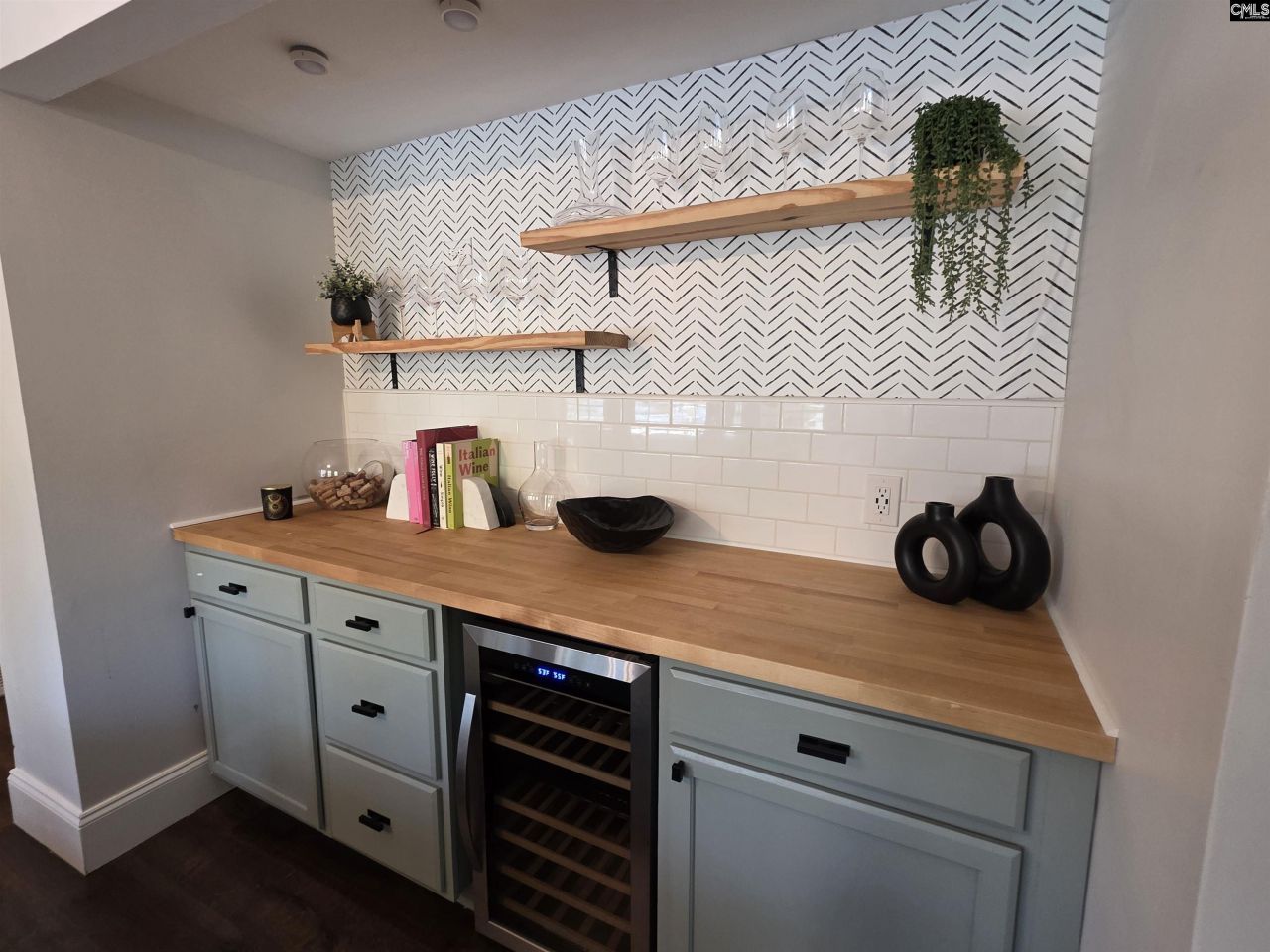 6048 Woodvine Photo 8