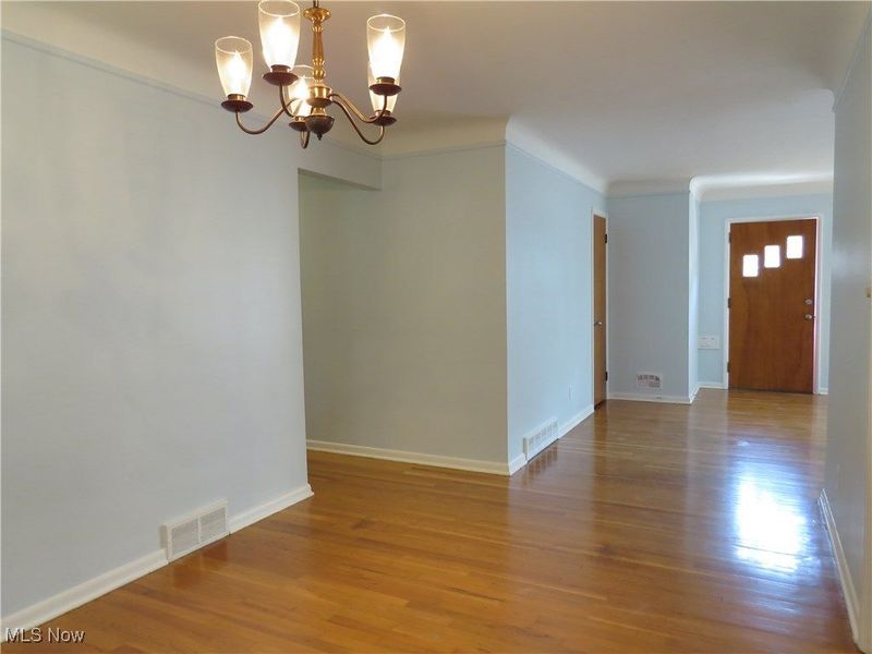 25316 Conover Drive, Bay Village, OH 44140 Photo 2