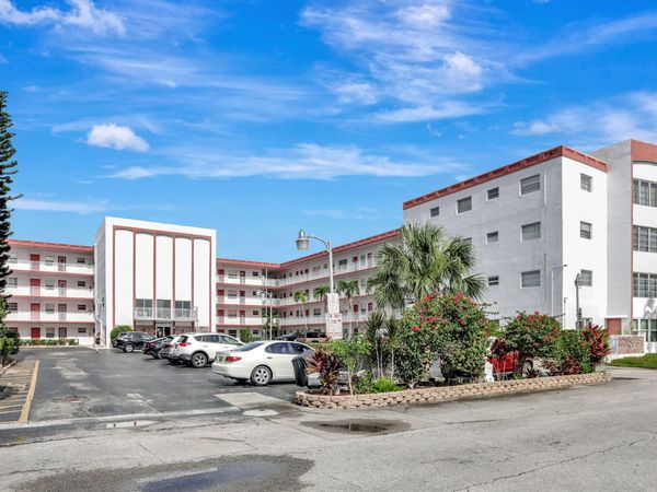 4000 NW 44th Avenue, Unit 113, Lauderdale Lakes, FL 33319