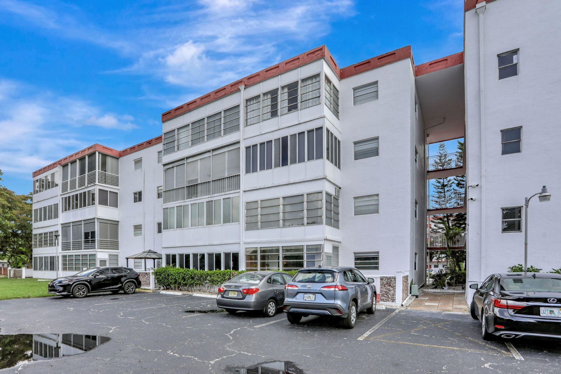 4000 NW 44th Avenue, Unit 113, Lauderdale Lakes, FL 33319 Photo