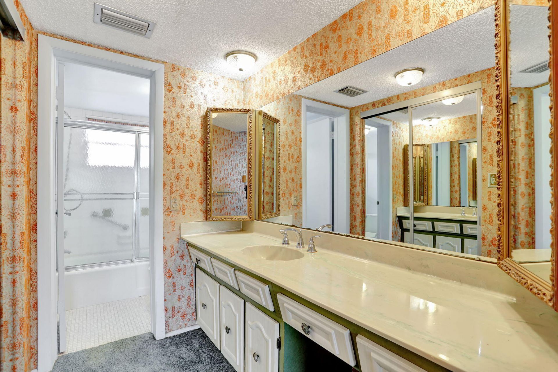 4000 NW 44th Avenue, Unit 113, Lauderdale Lakes, FL 33319 Photo