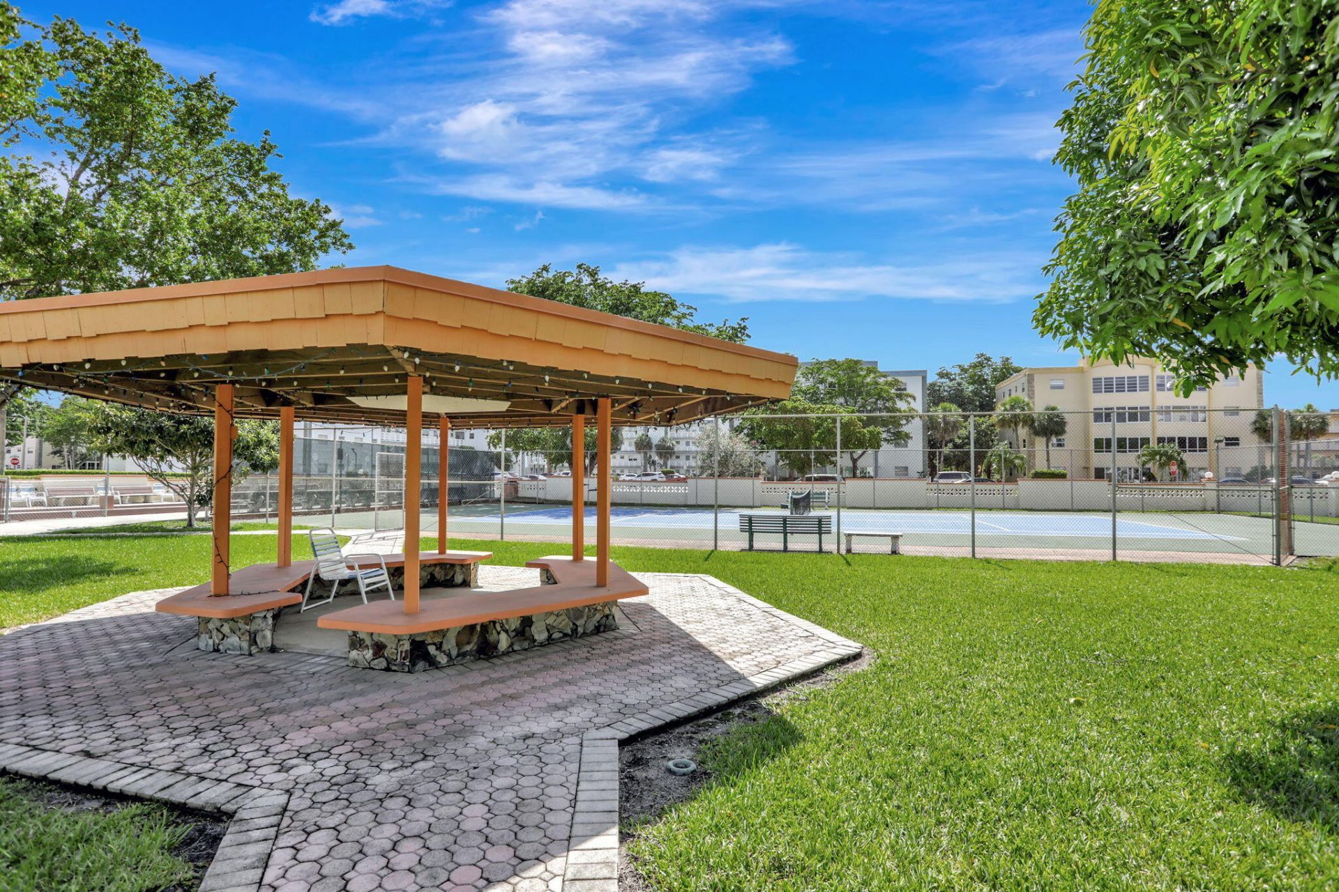 4000 NW 44th Avenue, Unit 113, Lauderdale Lakes, FL 33319 Photo