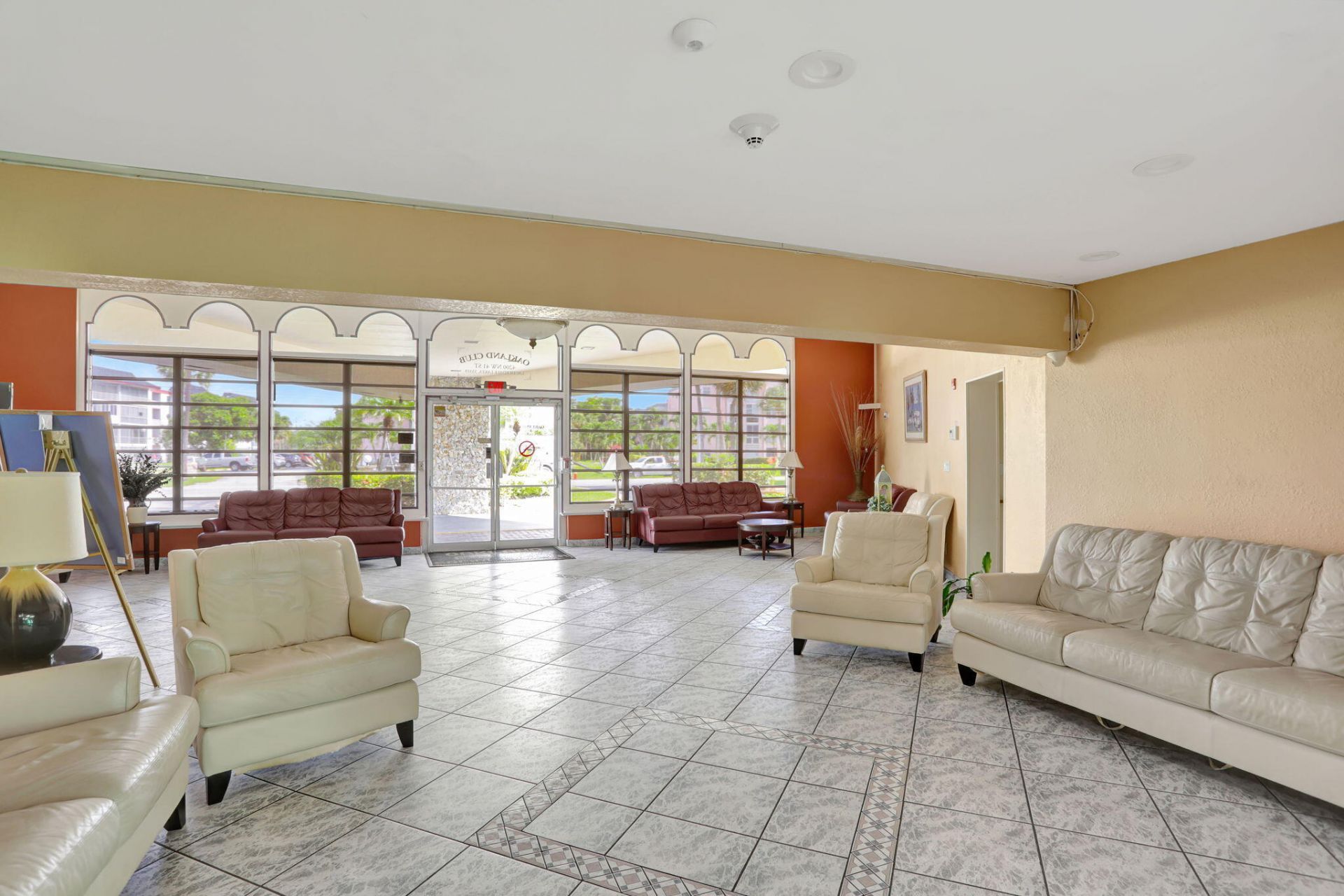 4000 NW 44th Avenue, Unit 113, Lauderdale Lakes, FL 33319 Photo