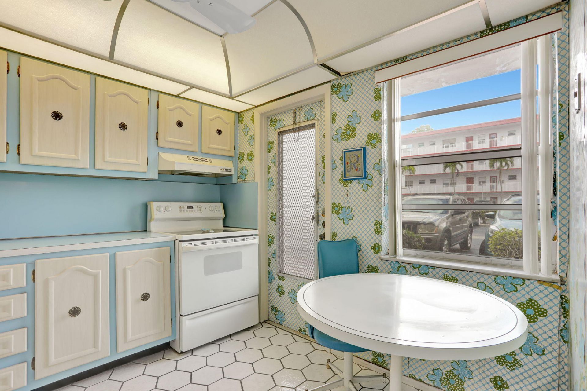 4000 NW 44th Avenue, Unit 113, Lauderdale Lakes, FL 33319 Photo