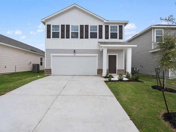 109 Blackbear DR, Hutto, TX 78634