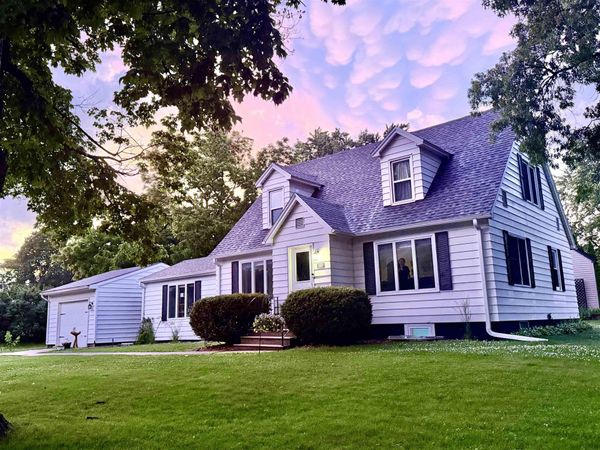 1300 SW 2nd Avenue, Waverly, IA 50677