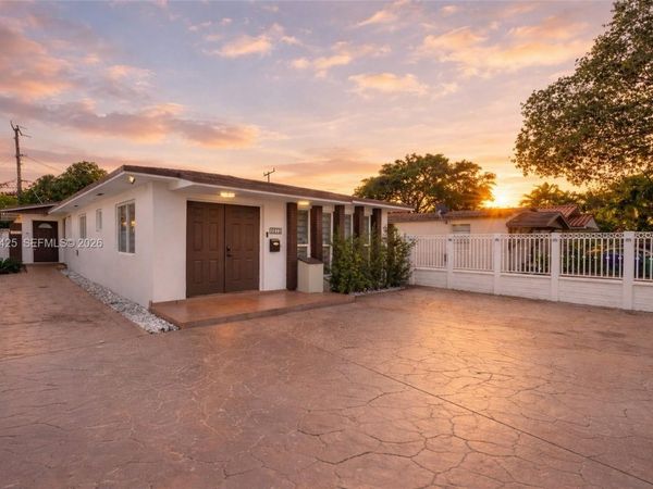 3210 SW 24th Ter , Miami, FL 33145