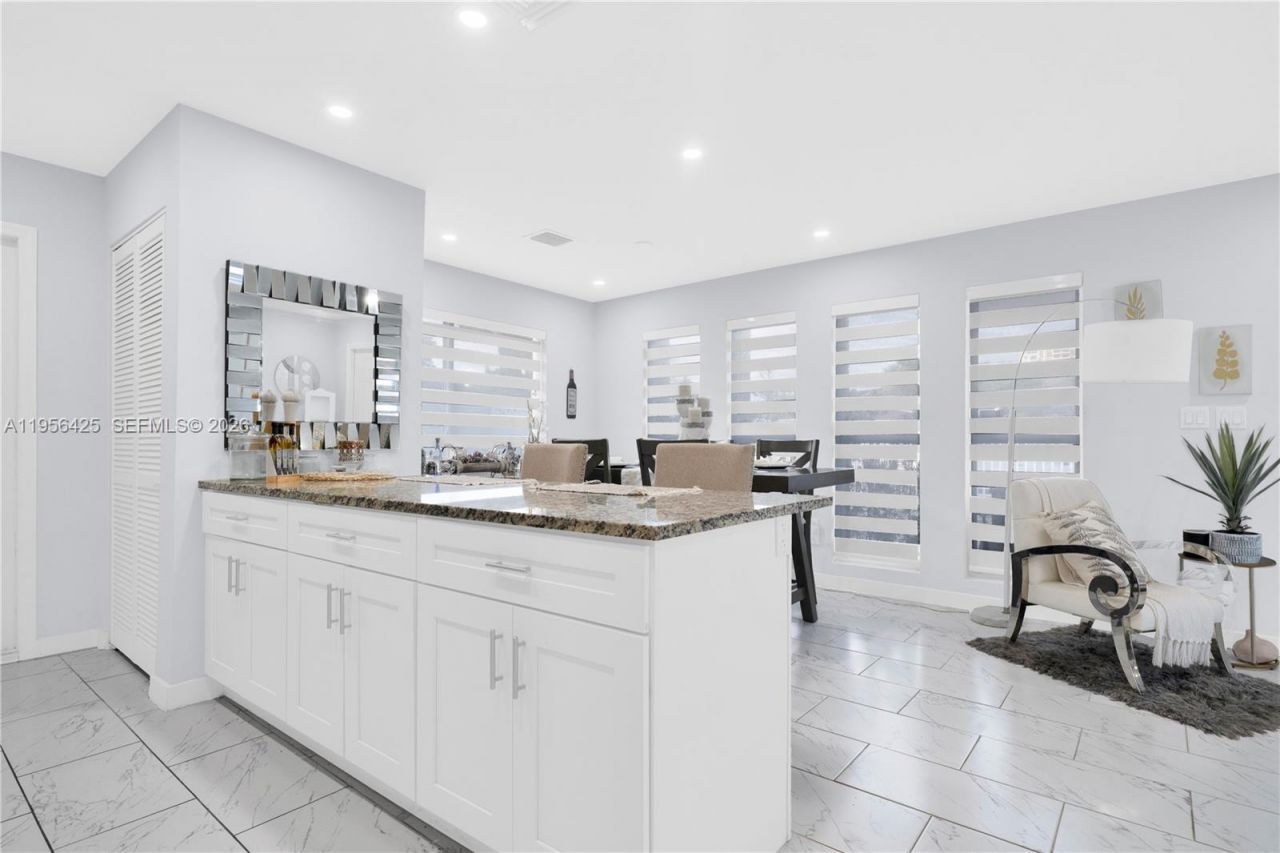 3210 SW 24th Ter, Miami, FL 33145 Photo