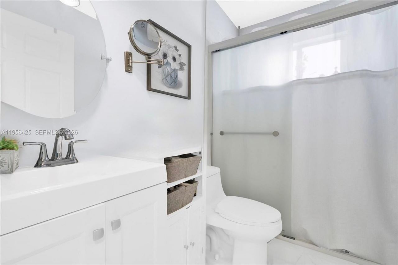 3210 SW 24th Ter, Miami, FL 33145 Photo