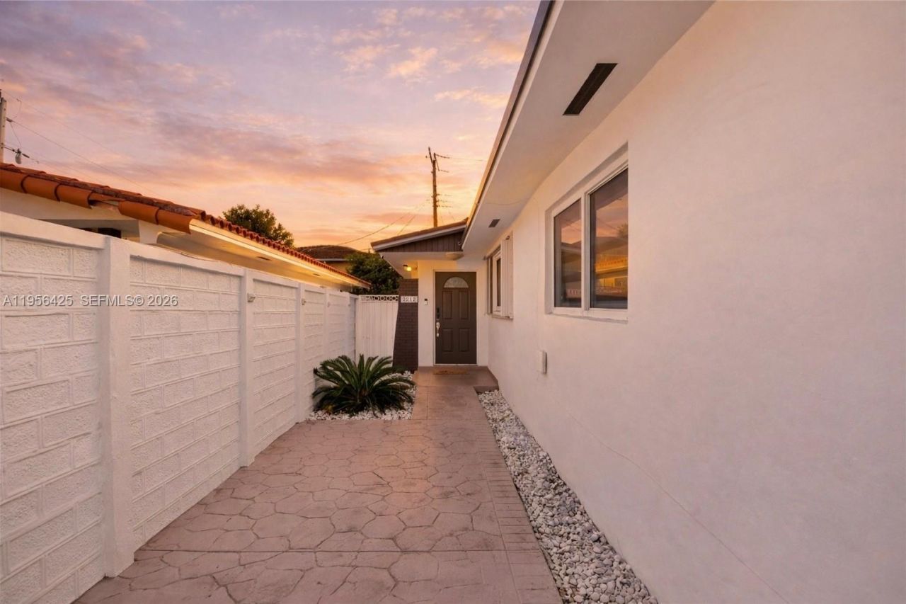 3210 SW 24th Ter, Miami, FL 33145 Photo