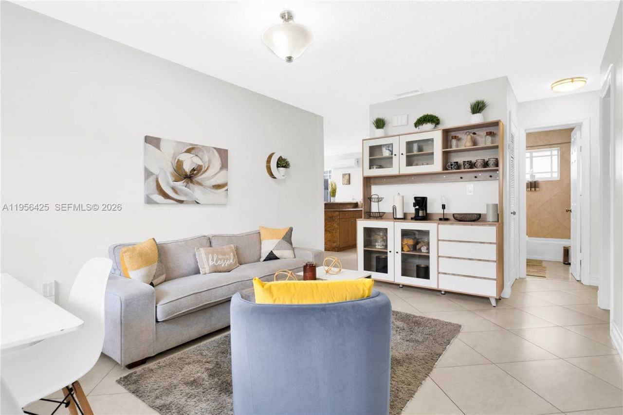 3210 SW 24th Ter, Miami, FL 33145 Photo