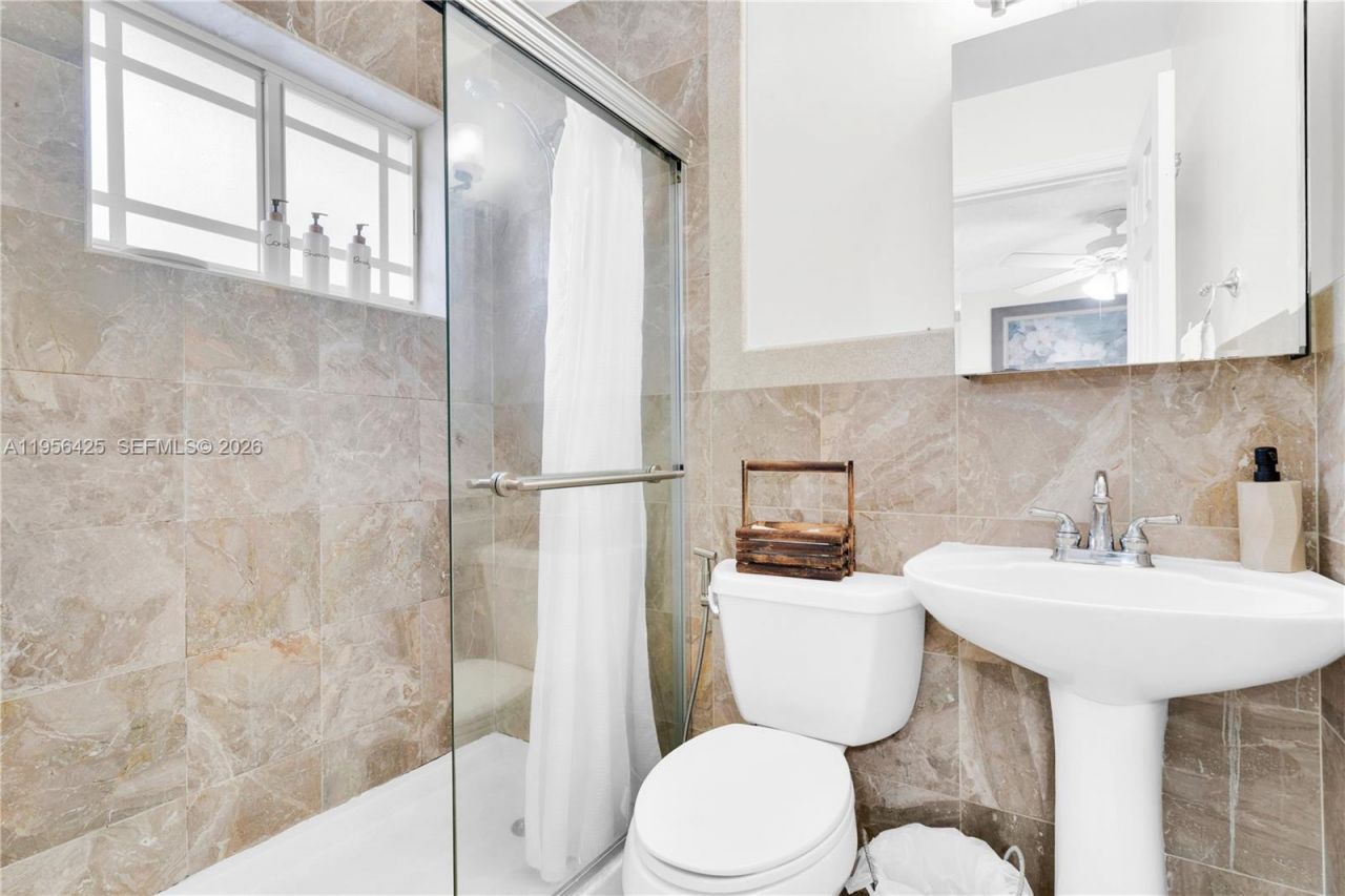 3210 SW 24th Ter, Miami, FL 33145 Photo