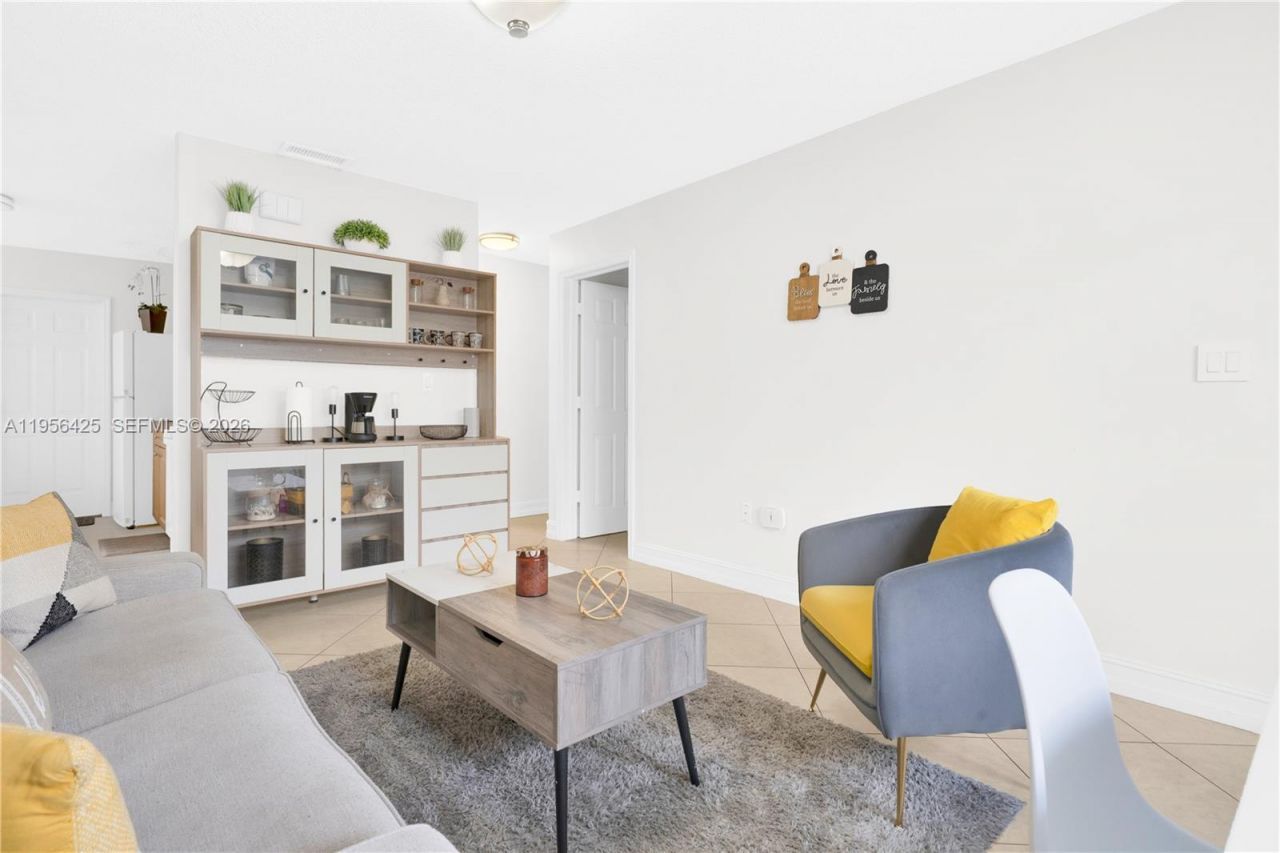 3210 SW 24th Ter, Miami, FL 33145 Photo